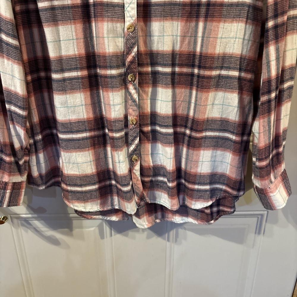 Maurices Plaid Button-Up Shirt Size XXLarge, Buttons down Front, 1 Pocket, - Picture 4 of 6